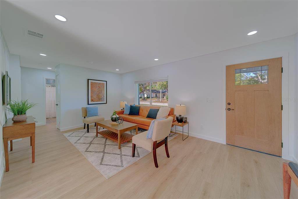 На продажу: $549,900 (3 спален, 2 ванн, 1135 Квадратных фут)