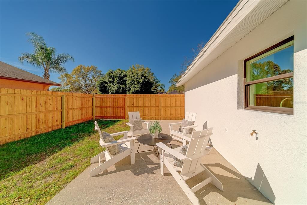 На продажу: $549,900 (3 спален, 2 ванн, 1135 Квадратных фут)