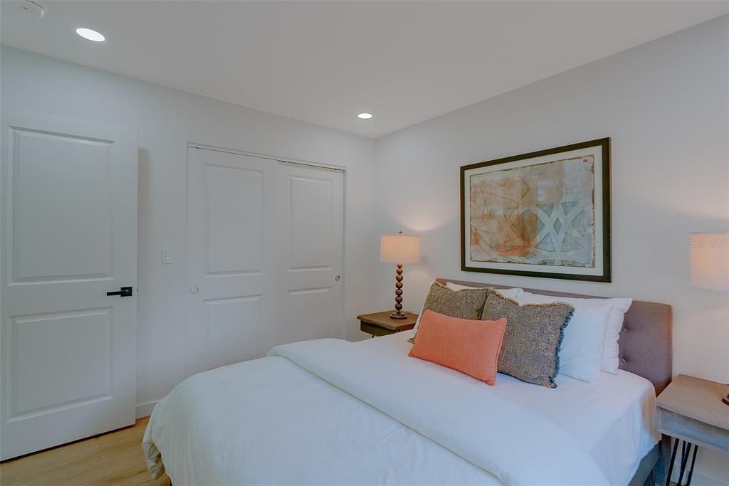 На продажу: $549,900 (3 спален, 2 ванн, 1135 Квадратных фут)