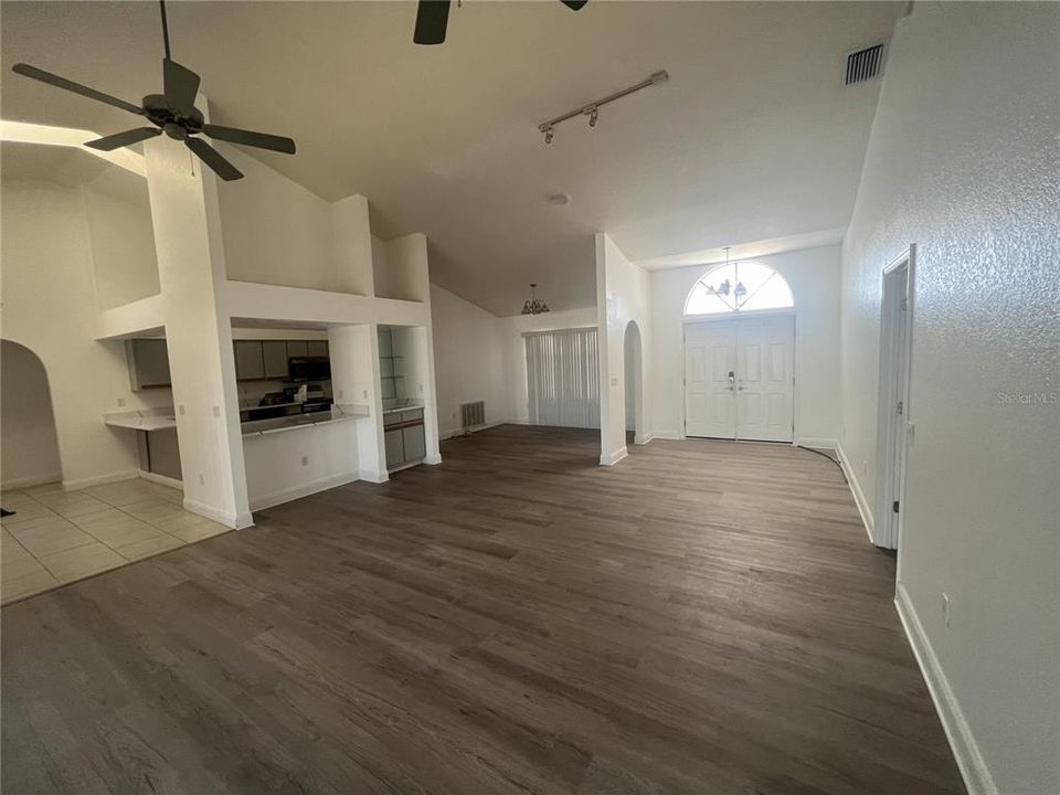 For Sale: $319,000 (3 beds, 2 baths, 2198 Square Feet)