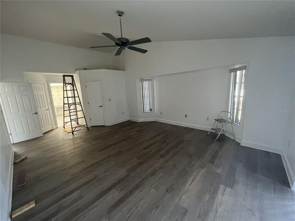 For Sale: $319,000 (3 beds, 2 baths, 2198 Square Feet)