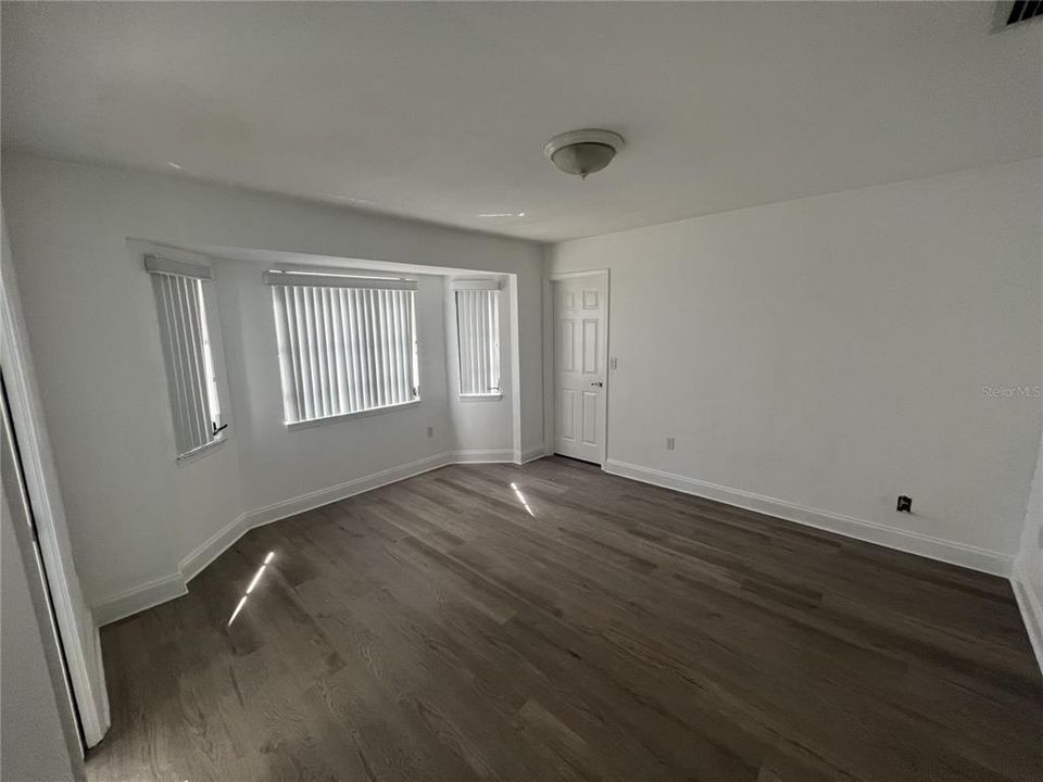 For Sale: $319,000 (3 beds, 2 baths, 2198 Square Feet)