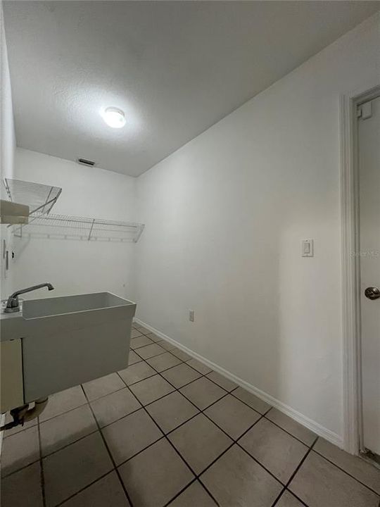 На продажу: $319,000 (3 спален, 2 ванн, 2198 Квадратных фут)