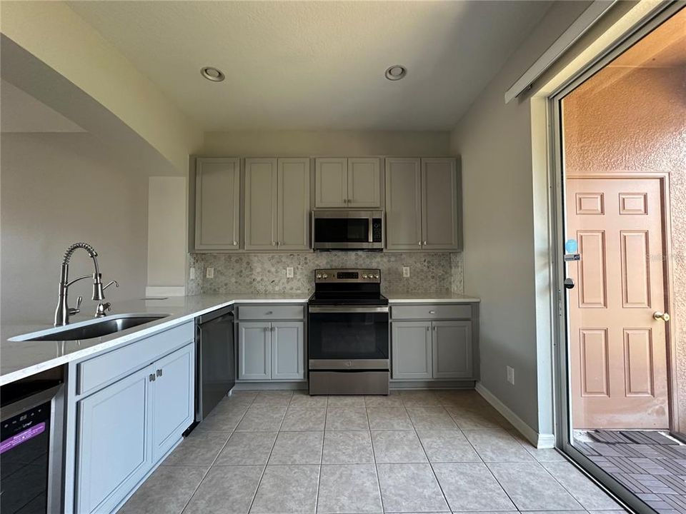 En Venta: $235,000 (2 camas, 2 baños, 1176 Pies cuadrados)