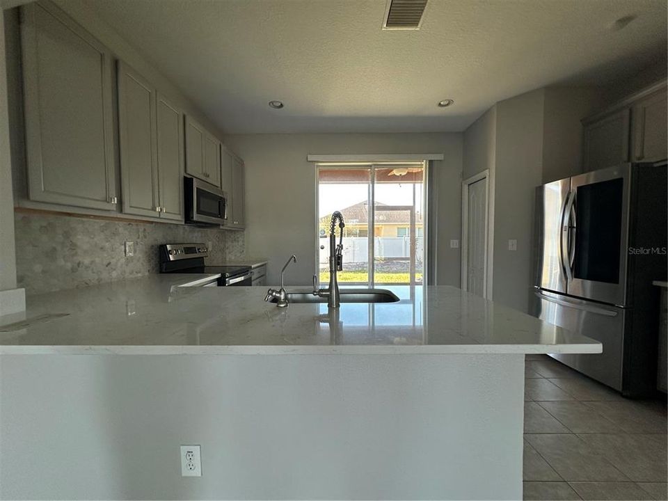 En Venta: $235,000 (2 camas, 2 baños, 1176 Pies cuadrados)