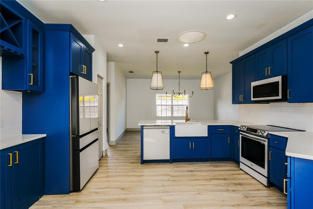 For Sale: $434,900 (4 beds, 2 baths, 2183 Square Feet)