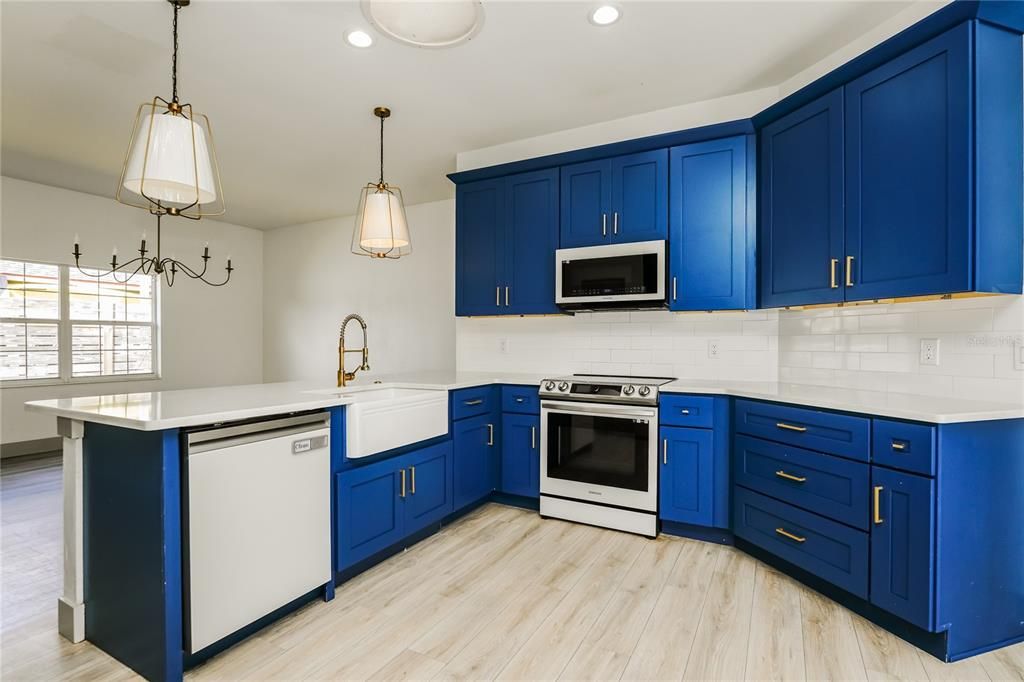 For Sale: $434,900 (4 beds, 2 baths, 2183 Square Feet)