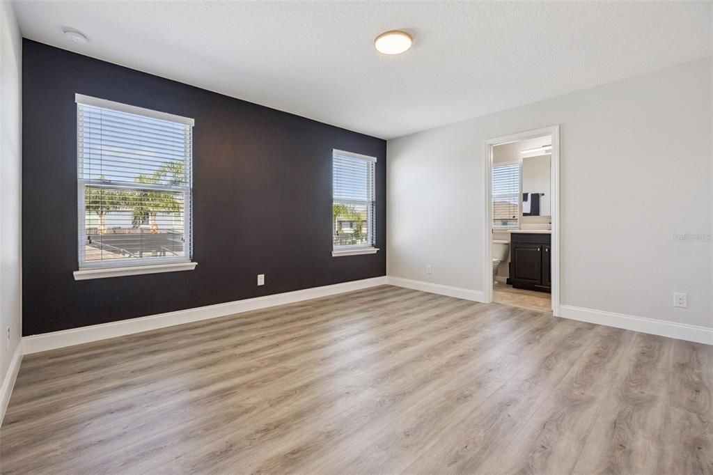 На продажу: $598,000 (7 спален, 6 ванн, 3584 Квадратных фут)