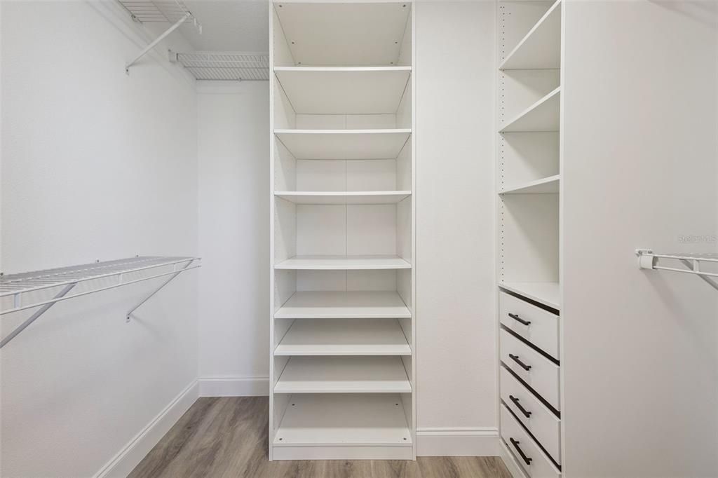 На продажу: $598,000 (7 спален, 6 ванн, 3584 Квадратных фут)