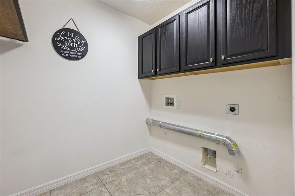 На продажу: $598,000 (7 спален, 6 ванн, 3584 Квадратных фут)