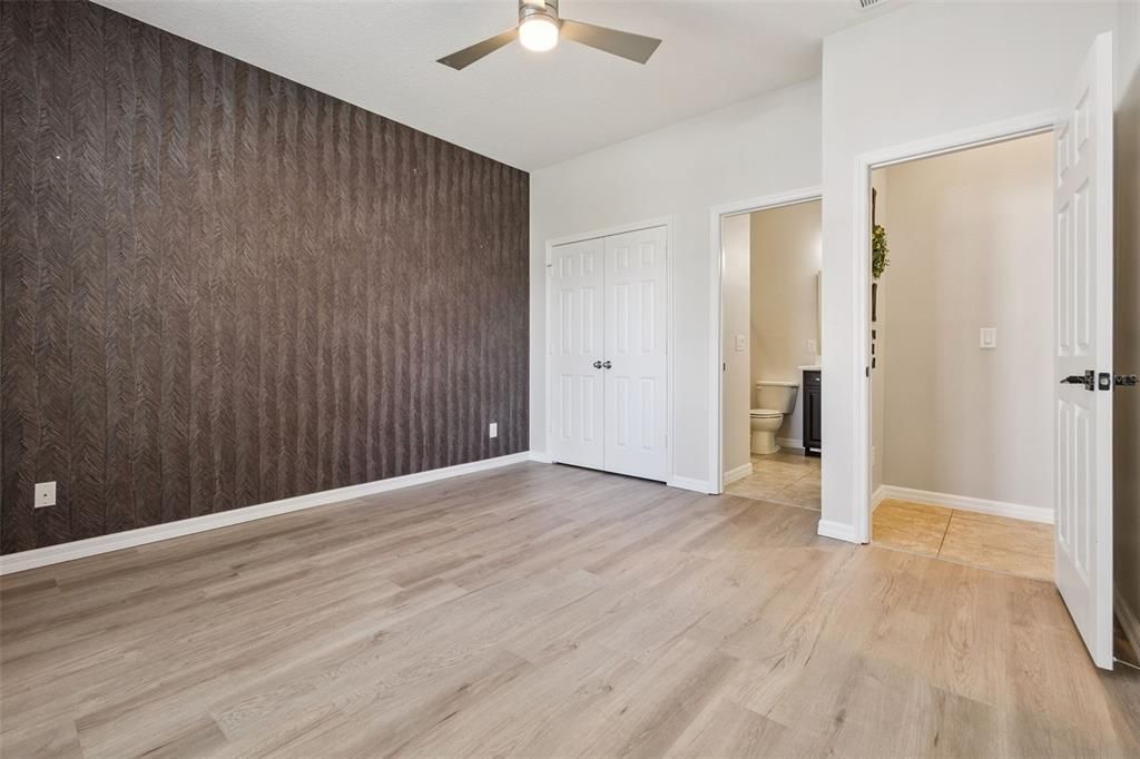 На продажу: $598,000 (7 спален, 6 ванн, 3584 Квадратных фут)