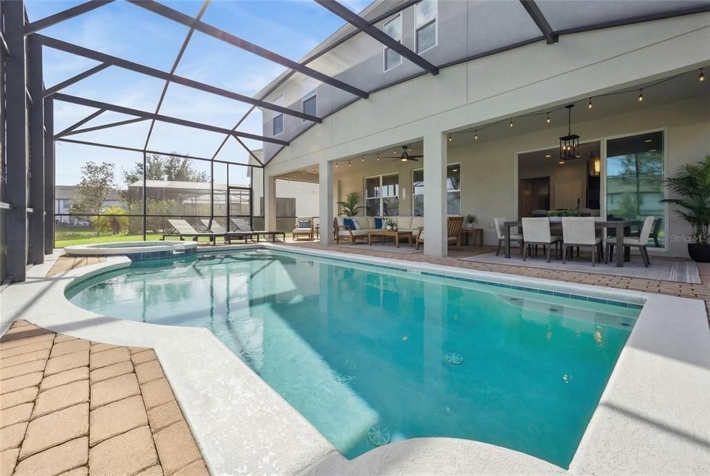 На продажу: $598,000 (7 спален, 6 ванн, 3584 Квадратных фут)