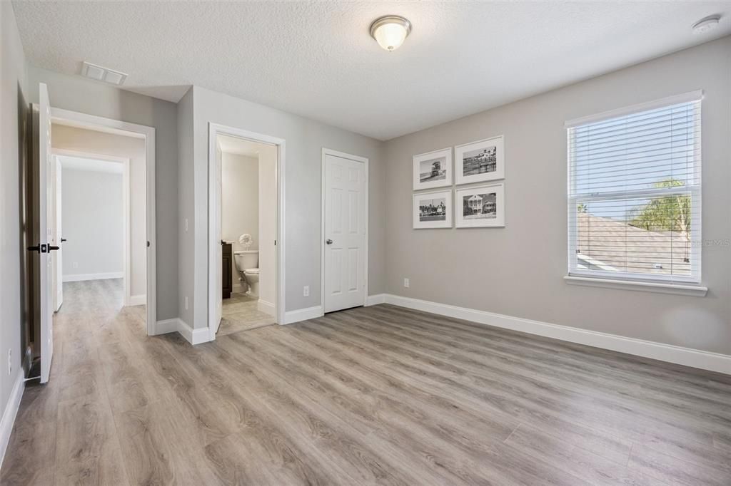 На продажу: $598,000 (7 спален, 6 ванн, 3584 Квадратных фут)