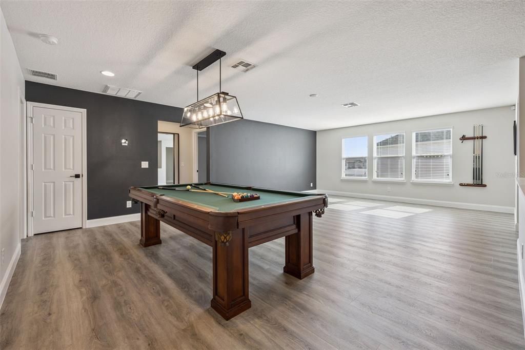 На продажу: $598,000 (7 спален, 6 ванн, 3584 Квадратных фут)