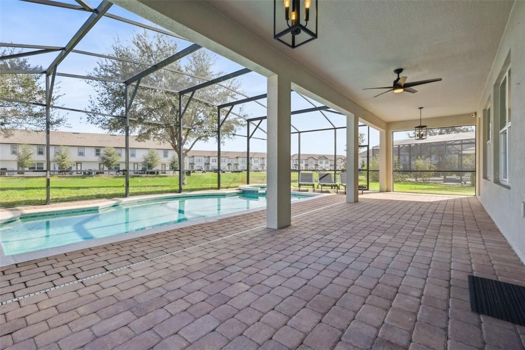 На продажу: $598,000 (7 спален, 6 ванн, 3584 Квадратных фут)