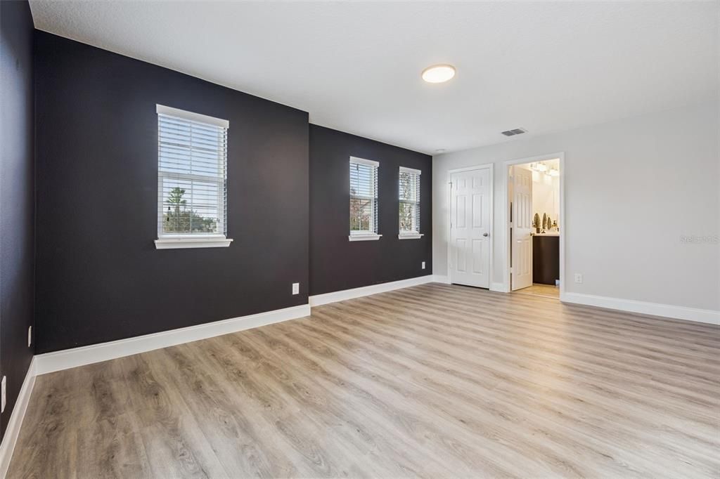 На продажу: $598,000 (7 спален, 6 ванн, 3584 Квадратных фут)