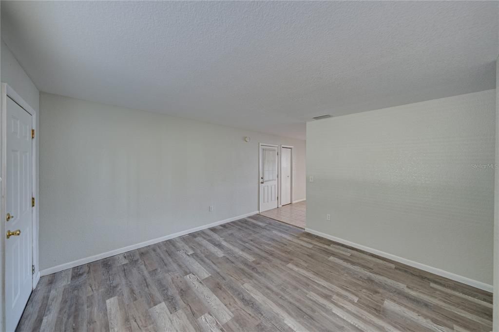 待售: $249,995 (3 贝兹, 2 浴室, 1415 平方英尺)