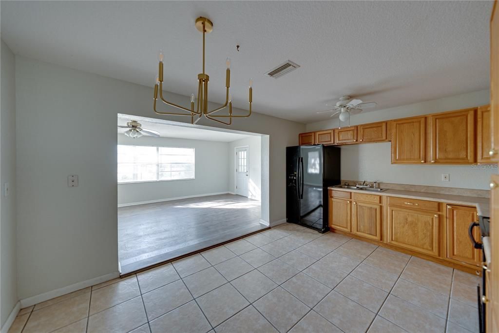 待售: $249,995 (3 贝兹, 2 浴室, 1415 平方英尺)