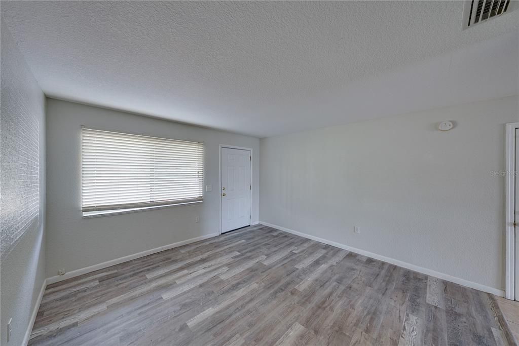 待售: $249,995 (3 贝兹, 2 浴室, 1415 平方英尺)