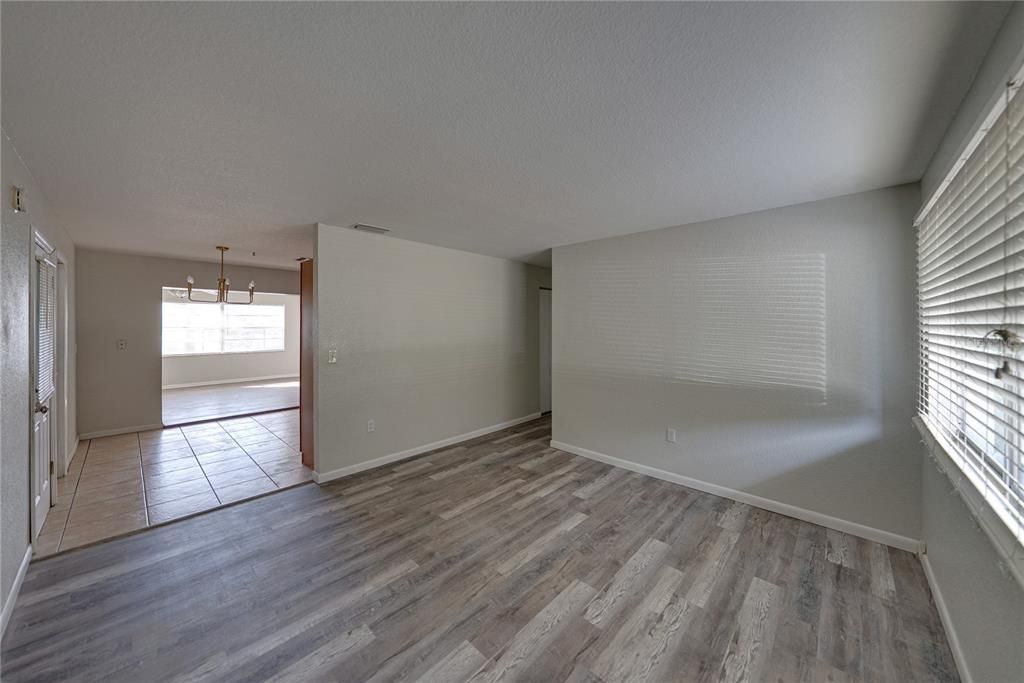 待售: $249,995 (3 贝兹, 2 浴室, 1415 平方英尺)