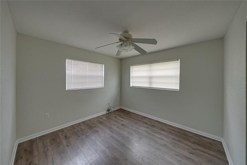 待售: $249,995 (3 贝兹, 2 浴室, 1415 平方英尺)