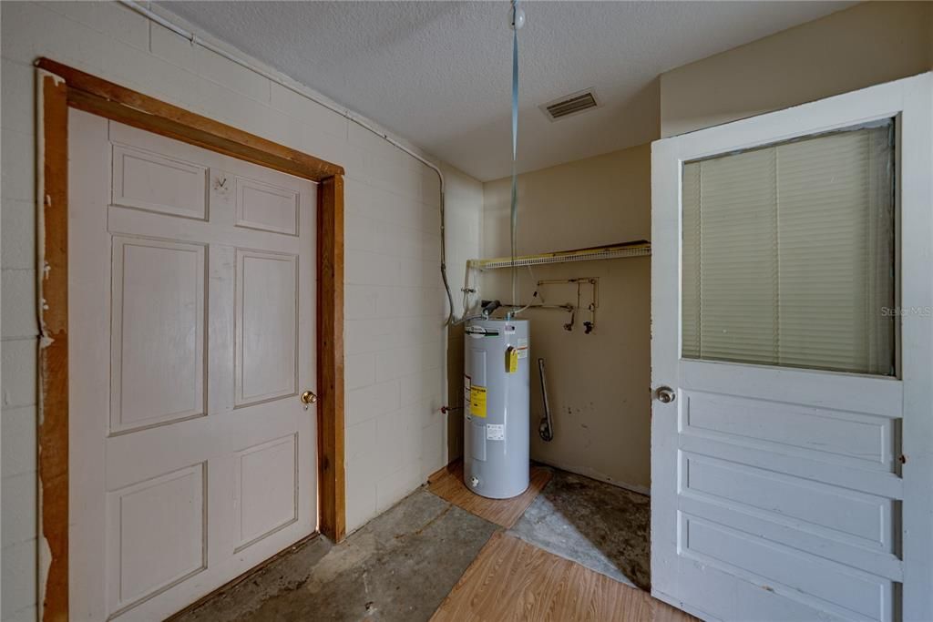 待售: $249,995 (3 贝兹, 2 浴室, 1415 平方英尺)