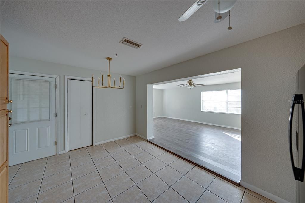 待售: $249,995 (3 贝兹, 2 浴室, 1415 平方英尺)