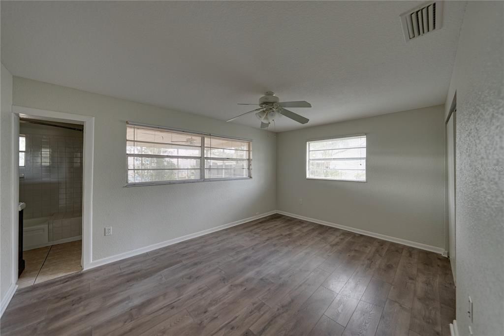 待售: $249,995 (3 贝兹, 2 浴室, 1415 平方英尺)