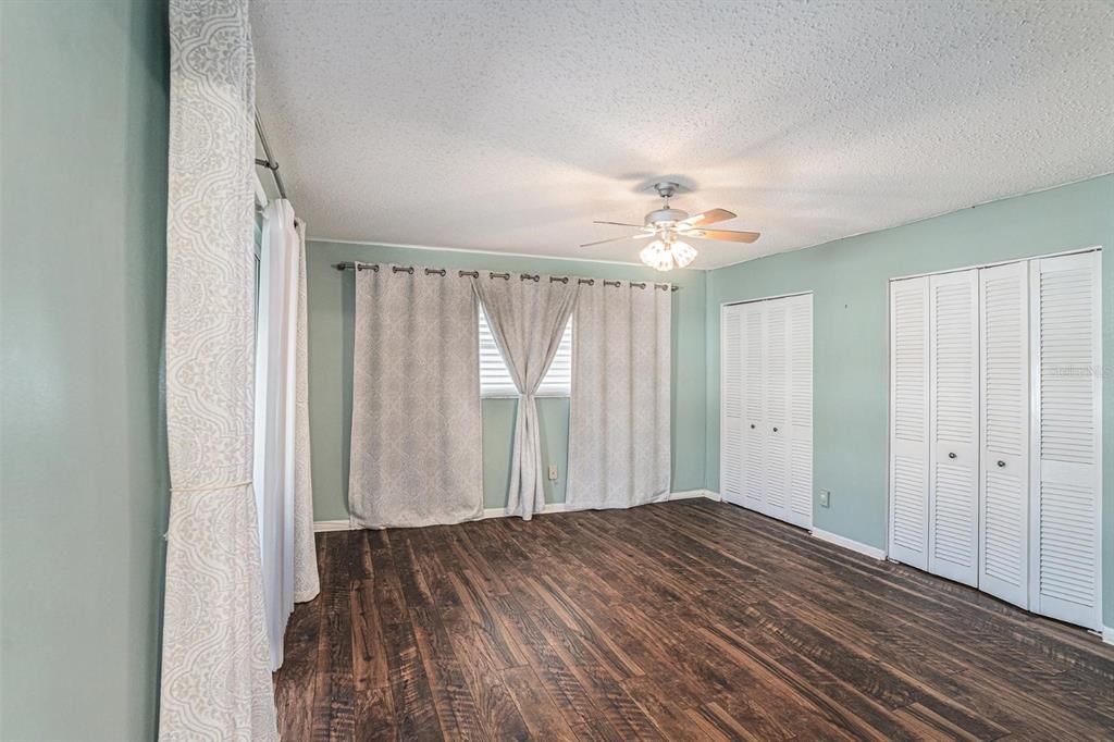 На продажу: $150,000 (2 спален, 2 ванн, 1410 Квадратных фут)