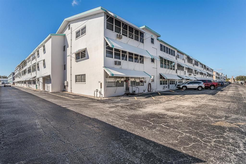 На продажу: $150,000 (2 спален, 2 ванн, 1410 Квадратных фут)