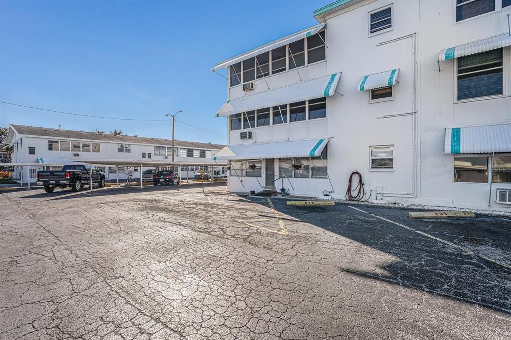 На продажу: $150,000 (2 спален, 2 ванн, 1410 Квадратных фут)