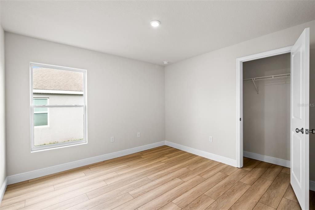 На продажу: $309,000 (4 спален, 2 ванн, 1856 Квадратных фут)