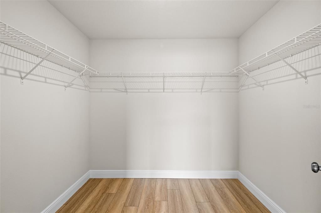 На продажу: $309,000 (4 спален, 2 ванн, 1856 Квадратных фут)