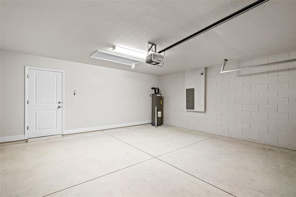 На продажу: $309,000 (4 спален, 2 ванн, 1856 Квадратных фут)