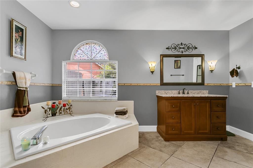 For Sale: $535,000 (4 beds, 2 baths, 2341 Square Feet)