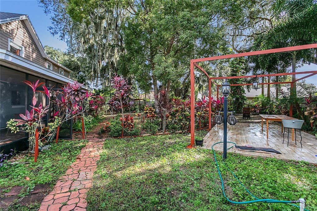 For Sale: $535,000 (4 beds, 2 baths, 2341 Square Feet)