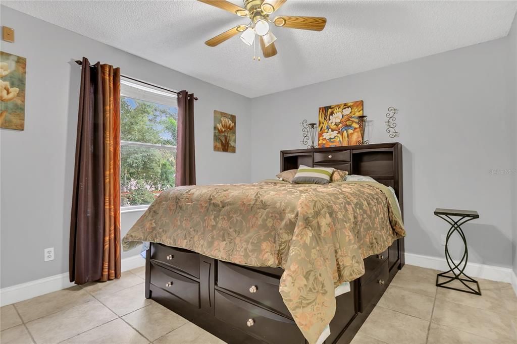 For Sale: $535,000 (4 beds, 2 baths, 2341 Square Feet)