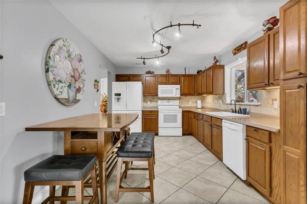 For Sale: $535,000 (4 beds, 2 baths, 2341 Square Feet)