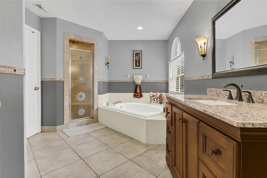 For Sale: $535,000 (4 beds, 2 baths, 2341 Square Feet)