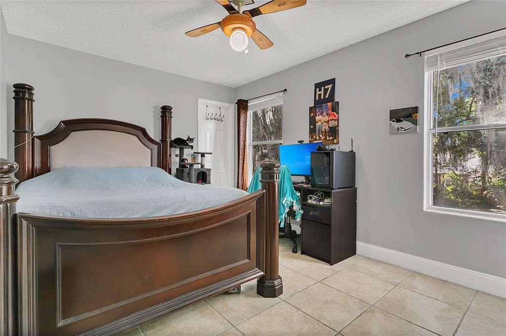 For Sale: $535,000 (4 beds, 2 baths, 2341 Square Feet)