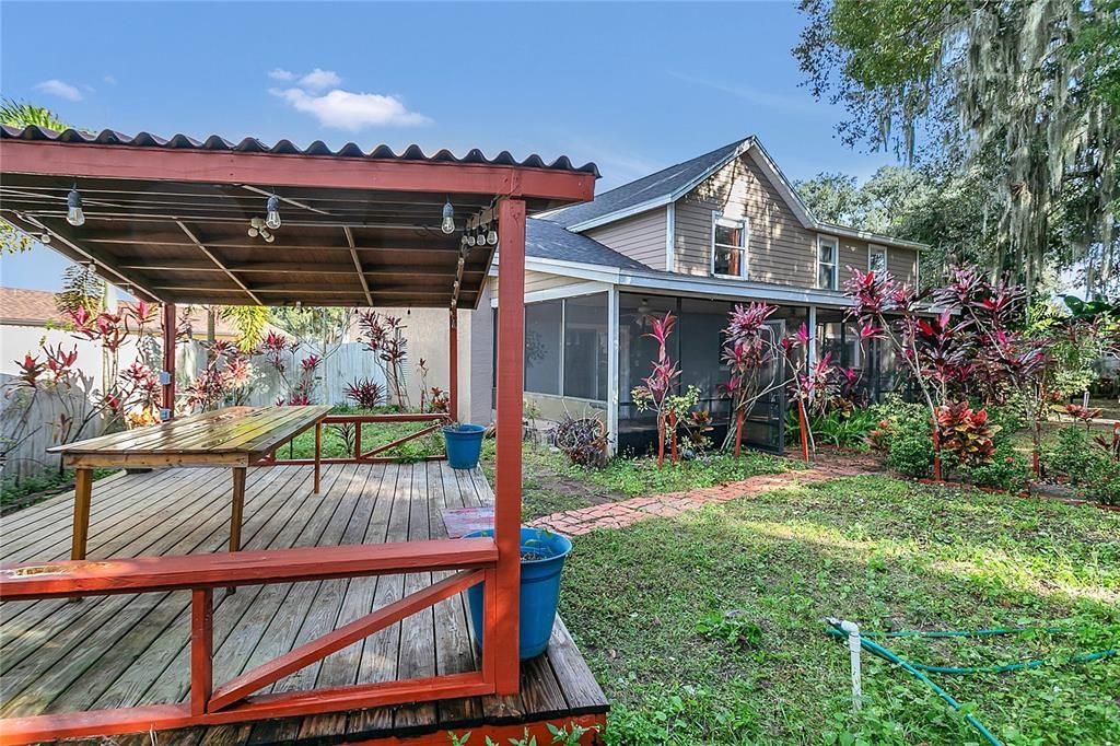 For Sale: $535,000 (4 beds, 2 baths, 2341 Square Feet)