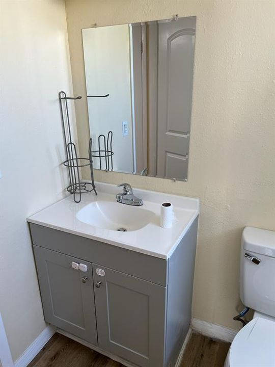 For Rent: $1,450 (2 beds, 1 baths, 900 Square Feet)