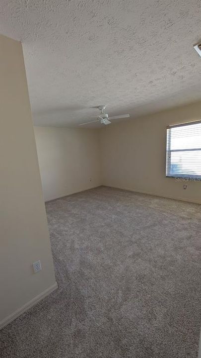 На продажу: $129,900 (2 спален, 2 ванн, 1135 Квадратных фут)