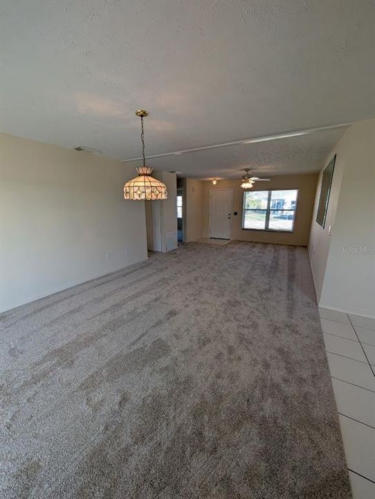 На продажу: $129,900 (2 спален, 2 ванн, 1135 Квадратных фут)