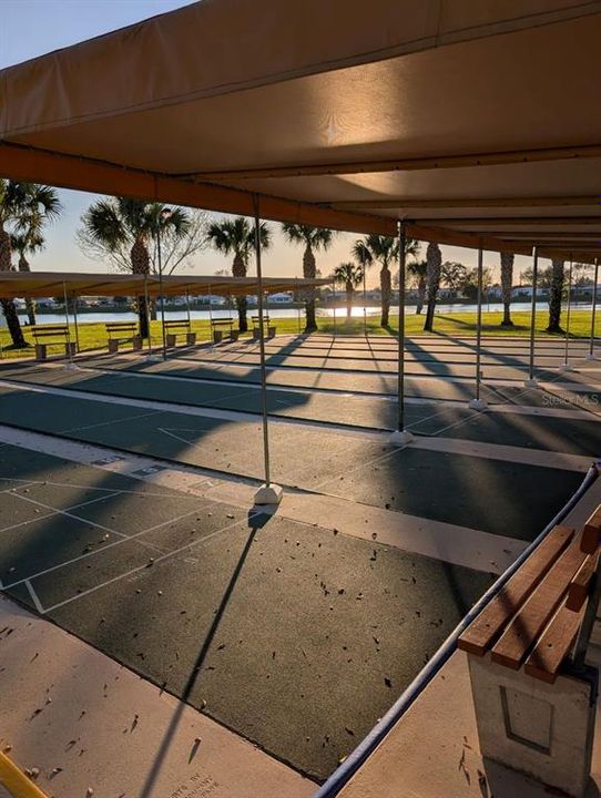 На продажу: $129,900 (2 спален, 2 ванн, 1135 Квадратных фут)