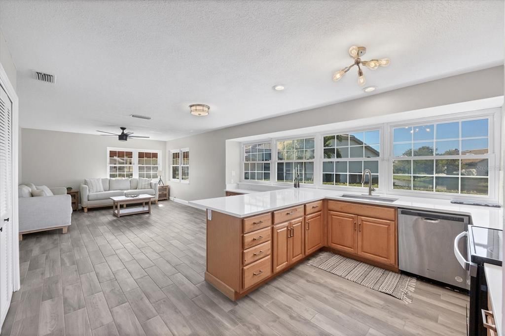 En Venta: $374,000 (2 camas, 2 baños, 1730 Pies cuadrados)