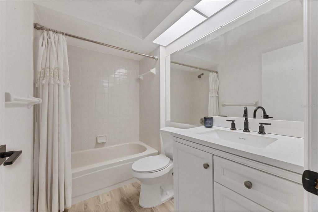 En Venta: $374,000 (2 camas, 2 baños, 1730 Pies cuadrados)