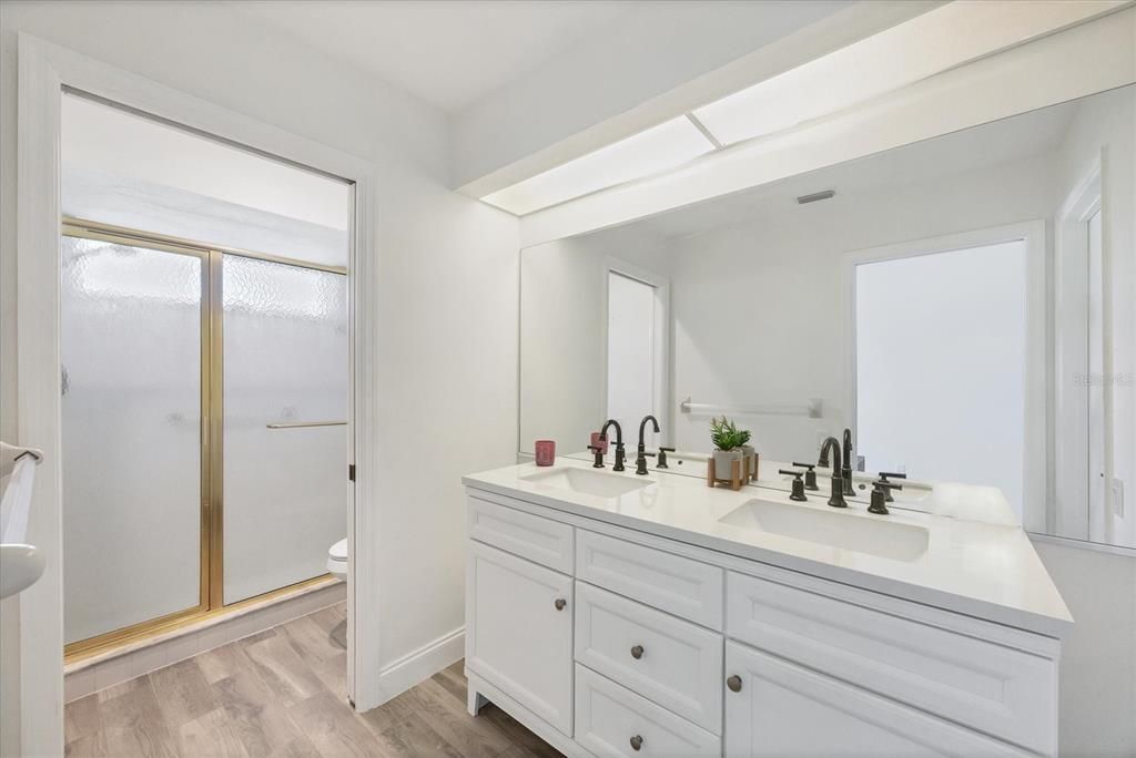 En Venta: $374,000 (2 camas, 2 baños, 1730 Pies cuadrados)