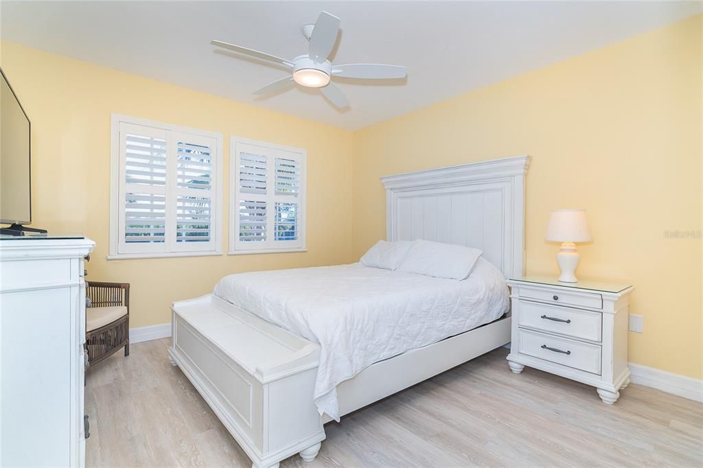 For Sale: $375,000 (2 beds, 2 baths, 1232 Square Feet)