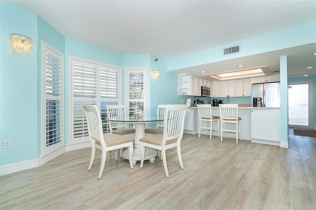 For Sale: $375,000 (2 beds, 2 baths, 1232 Square Feet)